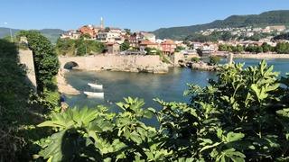 Turist akınına uğradı! Nüfusunun 16 katını ağırladı