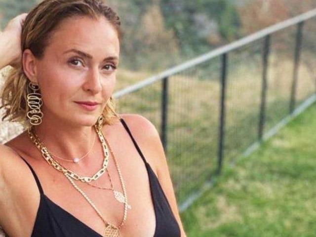 Beyaz bikinisiyle poz verdi! Fit haline beğeni yağdı