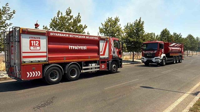 Diyarbakır’da otluk alanda korkutan yangın 3