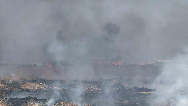 Diyarbakır’da otluk alanda korkutan yangın 1