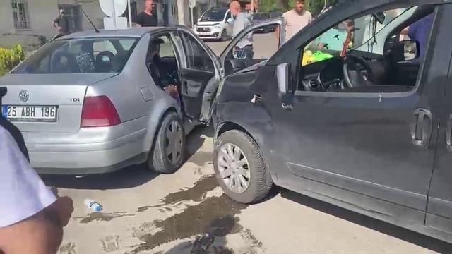 Trafik kazası anbean araç kamerasında 1