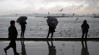 İstanbul'da hava bir gecede değişecek: Yaz ortasında kış yaşanacak! AKOM tarih verdi