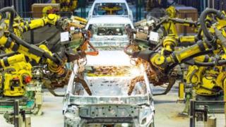 Otomotiv devinde yatırım, krize dönüştü: Bu karar üretimi durdurdu