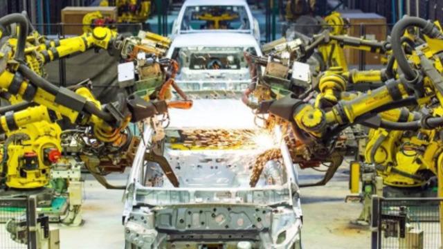 Otomotiv devinde yatırım, krize dönüştü: Bu karar üretimi durdurdu