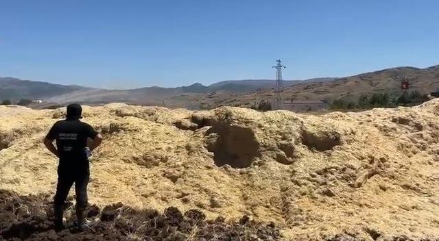 Elazığ’da saman yangını büyümeden söndürüldü 1