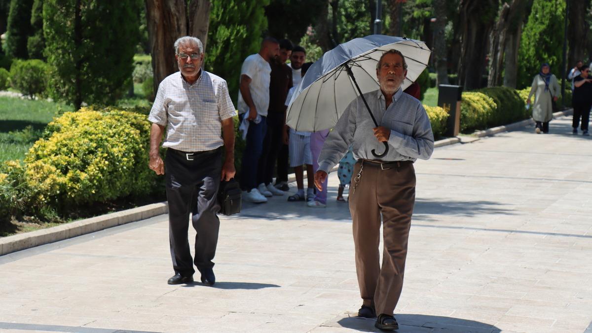 Gaziantep ve Şanlıurfa'da sıcak hava etkili oluyor