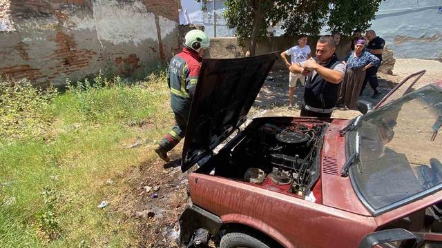 Nazilli’de otomobil yangını, araç kullanılamaz hale geldi 2
