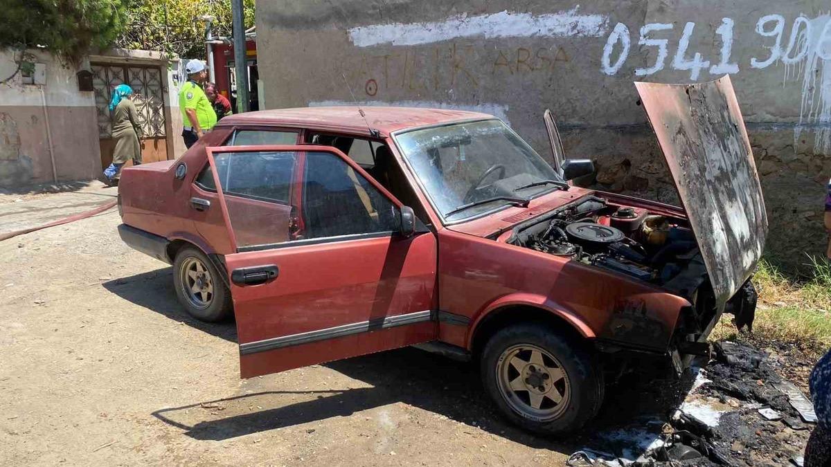 Nazilli’de otomobil yangını, araç kullanılamaz hale geldi