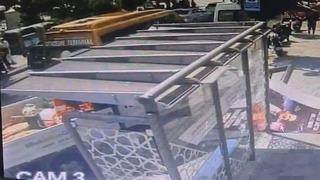 Silivri’de kamyonet durağa daldı: 1 kadın yaralandı