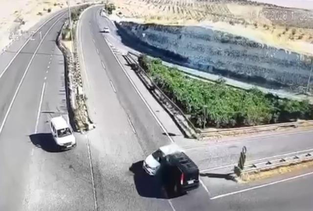 Birecik’te 3 kişinin öldüğü kazanın görüntüleri ortaya çıktı 1