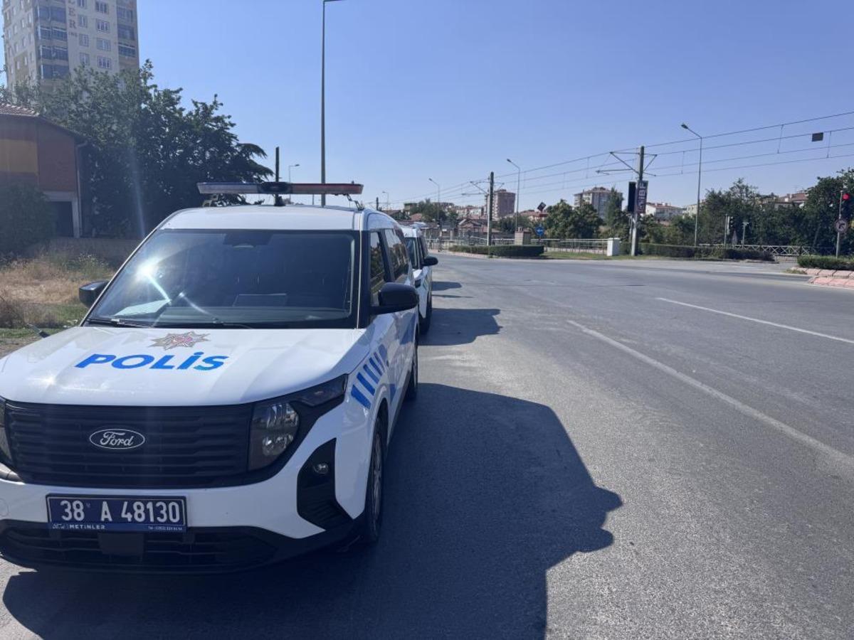 Ticari aracın çarptığı elektrikli bisiklet sürücüsü ağır yaralandı 2