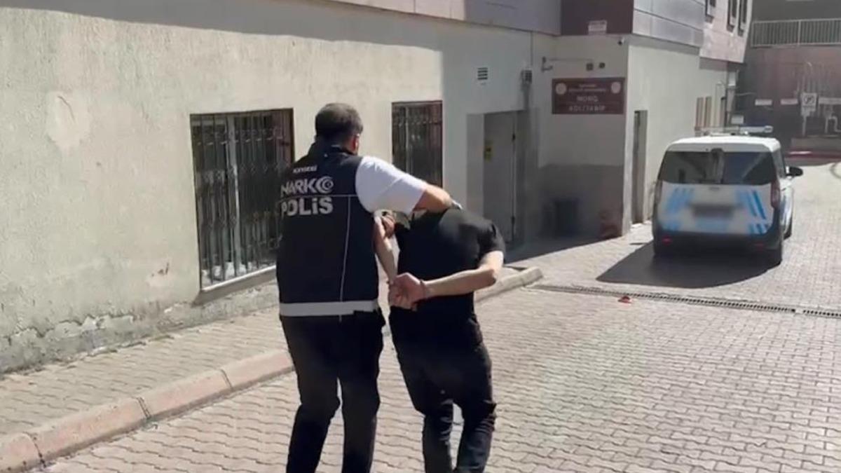 Kayseri’de kesinleşmiş hapis cezasıyla aranan 2 şahıs yakalandı