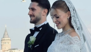 İsmail Y&uuml;ksek'in eşi Esin Matraş'ın babası tanıdık &ccedil;ıktı! Emre Matraş  isyan etti