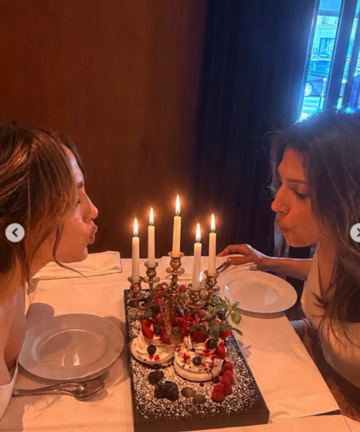 Jennifer Lopez den küvet pozuyla doğum günü kutlaması 1