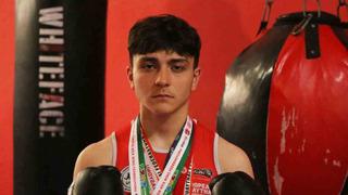 Sokaktan geçerken gördüğü spor salonu hayatını değiştirdi: Şimdi dünya şampiyonluğu peşinde