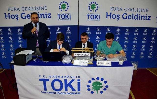 Bakan Yılmaz, Sivas'ta 438 TOKİ konutu kura çekimine katıldı