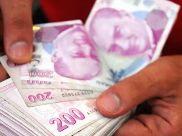 Ticaret Bakanlığı'ndan ikinci el Tesla ilanına rekor ceza!