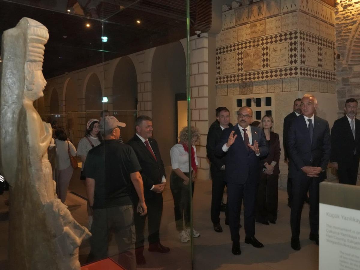 Çatalhöyük ten Mevlâna ya uzanan kültür yolculuğu Konya da başladı 5