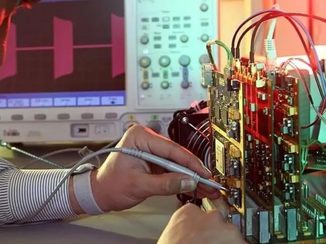 Elektrik ve elektronik sekt&ouml;r&uuml;nden t&uuml;m zamanların en y&uuml;ksek 6 aylık ihracatı