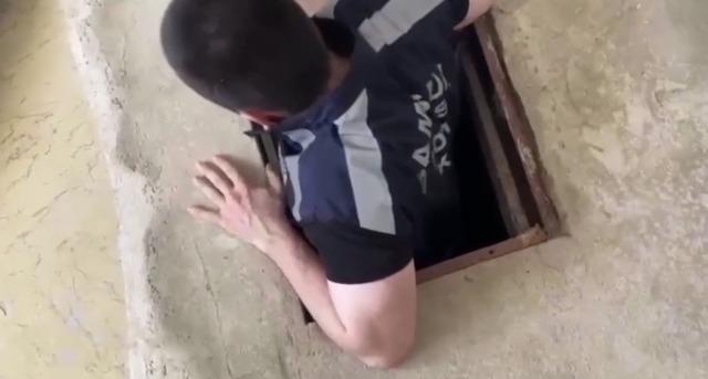 Halı altındaki gizli geçit kaçak kazıyı ortaya çıkardı 3