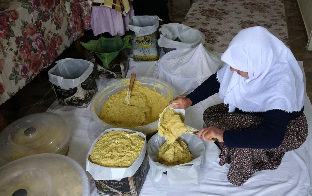Karalahanaya sarılıyor, 15 saat közde pişiyor! 150 yıllık lezzet tescilleniyor 2