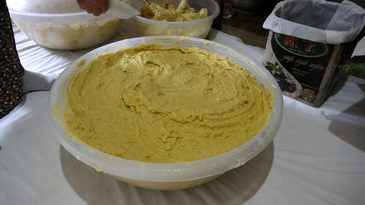 Karalahanaya sarılıyor, 15 saat közde pişiyor! 150 yıllık lezzet tescilleniyor 3