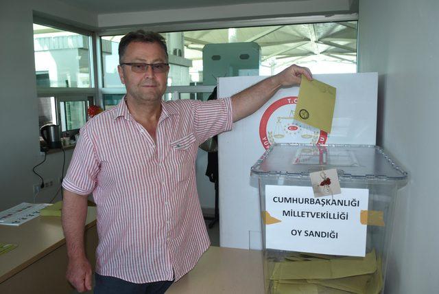 Trakya gümrüklerinde 5 günde 2 bin 876 kişi oy kullandı