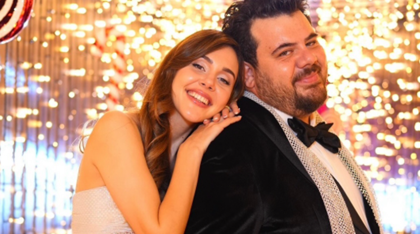 Berfu Yenenler "hamileydim" diyerek &uuml;z&uuml;c&uuml; haberi verdi