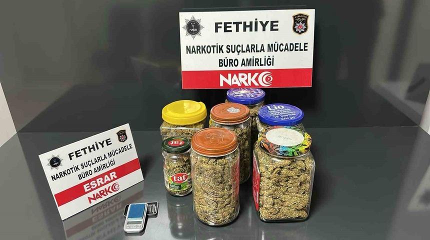 Fethiye&rsquo;de 1195 gram uyuşturucu madde ele ge&ccedil;irildi