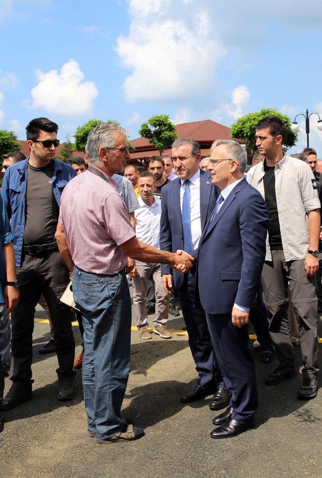 Bakan Bak: Kahvelerde oturmayın, sağlığınız için hareket edin