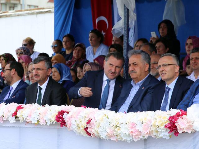 Bakan Bak: Kahvelerde oturmayın, sağlığınız için hareket edin