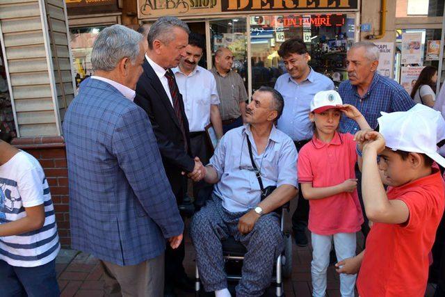 Topladıkları kapaklarla kahraman madenciye tekerlekli sandalye aldılar