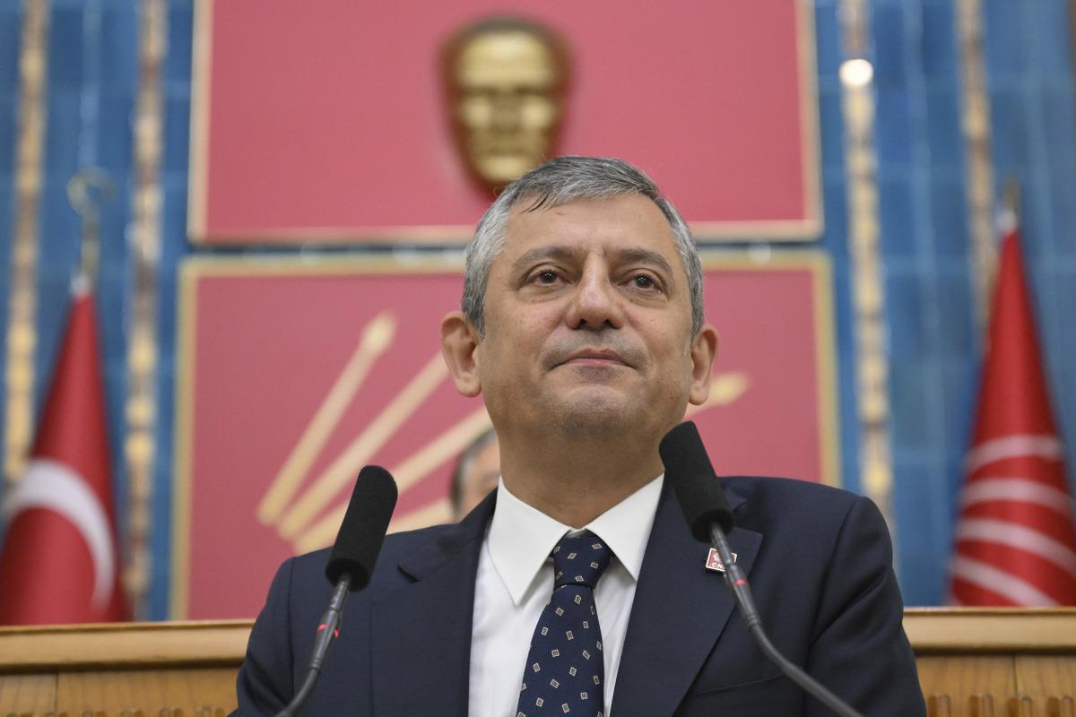 Son dakika | "Yeni partiyi" resmen duyurdu! Özel, CHP ye veda etti: "Ne İmamoğlu nu ne Yavaş ı geride bırakırız" 10