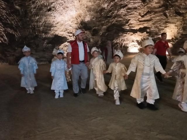 530 yıllık gelenek yerin 150 metre altında yaşatıldı