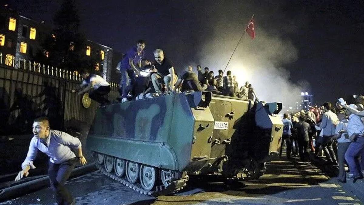 Bakan Uraloğlu 15 Temmuz gecesini anlattı! "Abdest alıp çocuklarla vedalaştım" 2