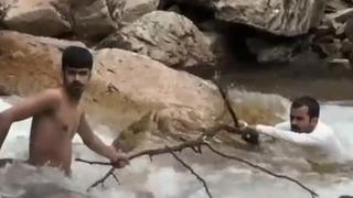 Son dakika: Uzung&ouml;l'de can pazarı: Dengesini kaybedip dereye d&uuml;şt&uuml;, kurtarmak isteyen arkadaşı akıntıya kapıldı