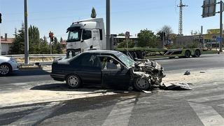 Aksaray’da otomobil vince arkadan çarptı: 3 yaralı
