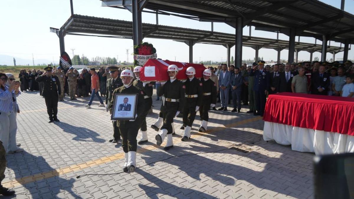 Hava Harp Okulu öğrencisi Veli Bilgin, memleketi Niğde'de son yolculuğuna uğurlandı
