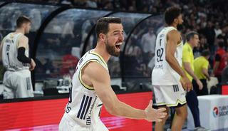 Fenerbah&ccedil;e, Melih Mahmutoğlu&rsquo;nun s&ouml;zleşmesini uzattı