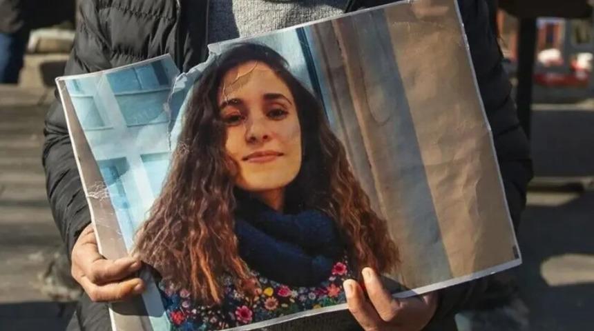 G&uuml;listan Doku dosyasında &ccedil;arpıcı gelişme! "Hem babam hem de ben G&uuml;listan'la ilişki yaşadık"