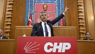 &Ouml;zel'in a&ccedil;ıklamasının ardından CHP'de istifa yağmuru