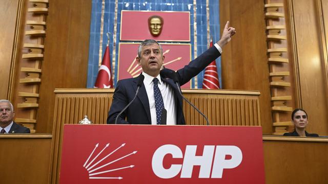 Özgür Özel'in yeni parti açıklamasının ardından CHP'de istifa yağmuru: Milletvekilleri, parti üyeleri... e-Devlet sistemi kilitlendi