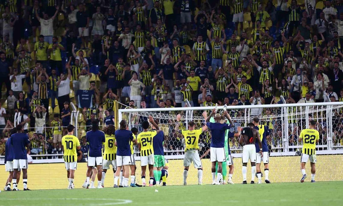 Fenerbahçe galibiyeti sonrası canlı yayında Leao bombası! "İhtimali var" 3