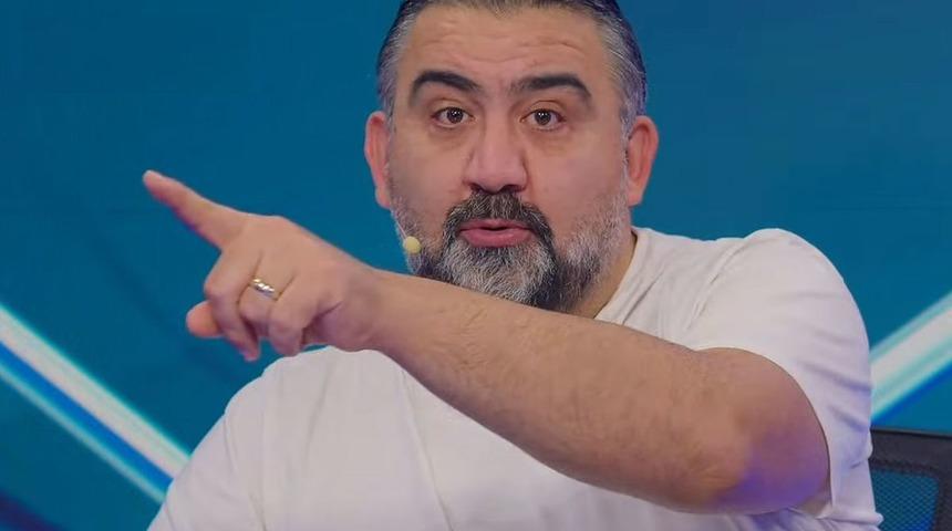 &Uuml;mit &Ouml;zat'tan camiayı ikiye b&ouml;len &ccedil;ıkış! "Yedek oyuncularla sahaya &ccedil;ıksınlar"
