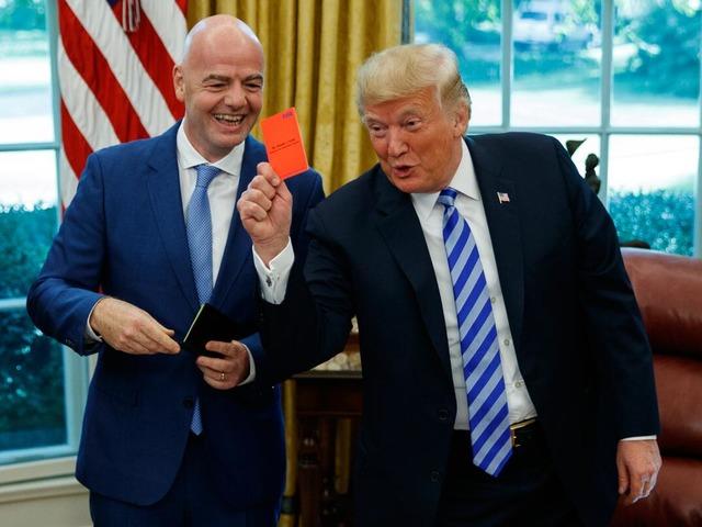 Kırmızı kartı iptal ettirmişti! &Ouml;d&uuml;l&uuml; ortaya &ccedil;ıktı: Trump'tan Infantino'ya yeni g&ouml;rev