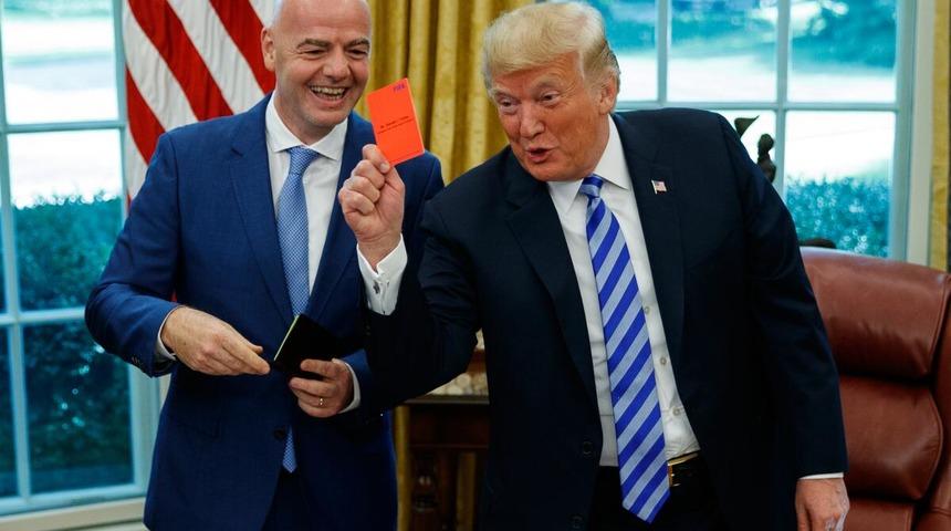 Kırmızı kartı iptal ettirmişti! &Ouml;d&uuml;l&uuml; ortaya &ccedil;ıktı: Trump'tan Infantino'ya yeni g&ouml;rev
