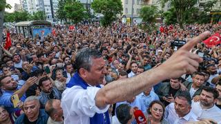 Baskın se&ccedil;im mi geliyor? Kulisleri hareketlendiren iddia! &Ouml;zel'in yedek partisi bile hazırmış