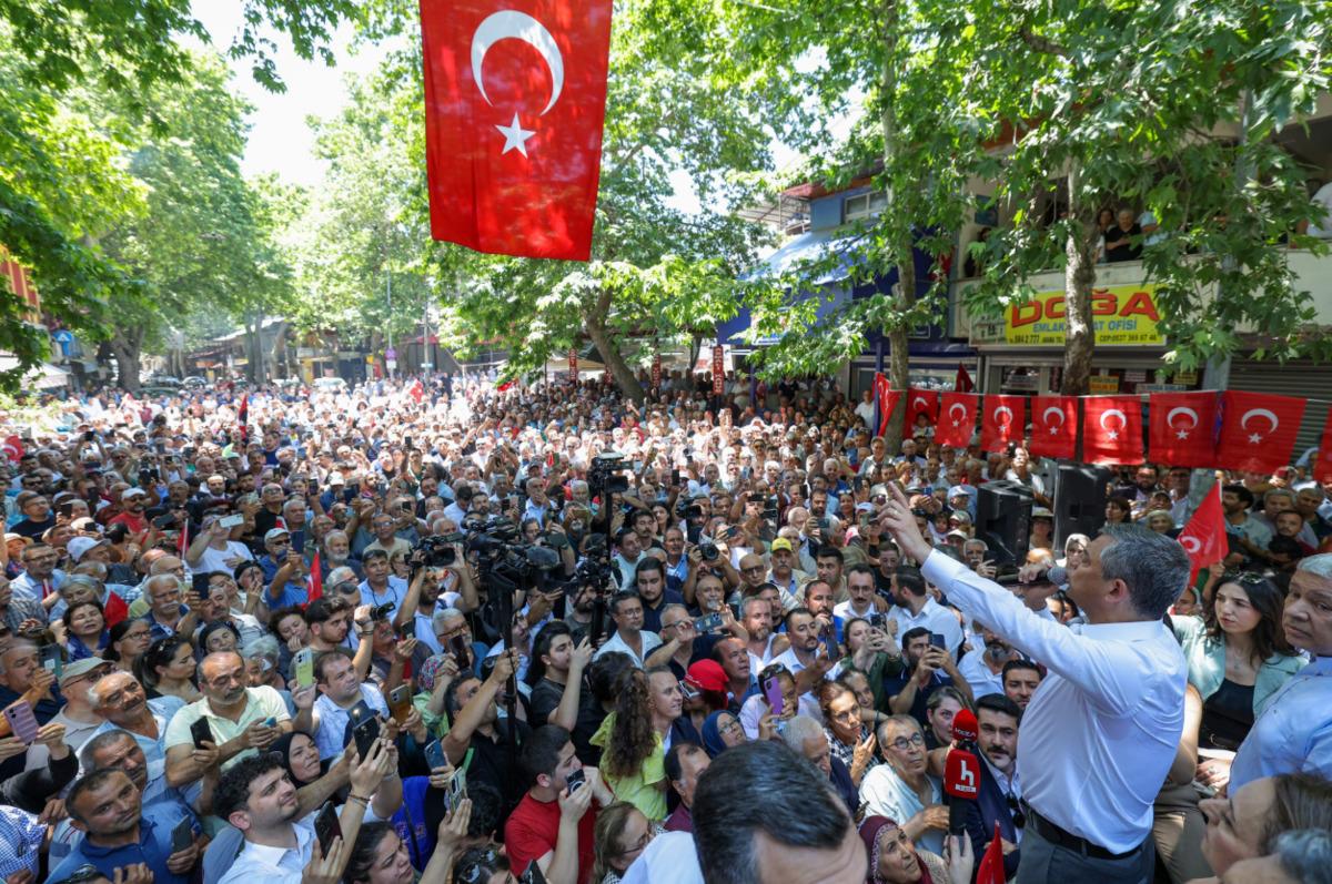 Baskın seçim mi geliyor? Kulisleri hareketlendiren iddia! Özel in yedek partisi bile hazırmış 1