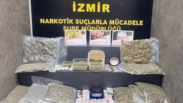 İzmir'de çok miktarda uyuşturucu sokak satıcılarına dağıtılmadan ele geçirildi