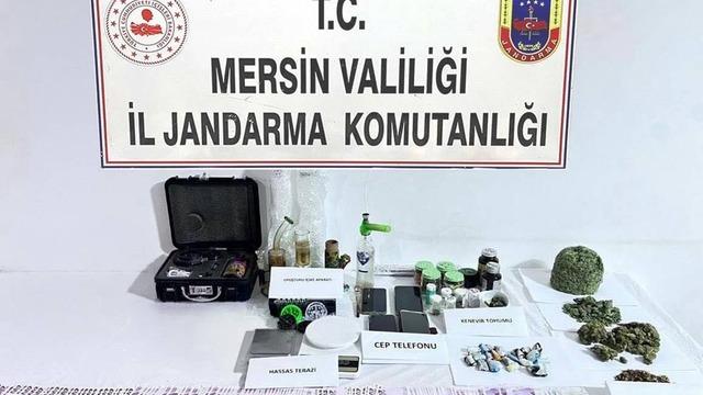 Uyuşturucu taciri 2 şüpheli yakalanıp tutuklandı